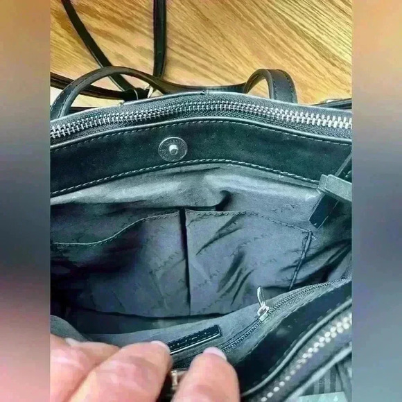 TAHARI - BLACK PURSE WITH HANDLES AND CROSSBODY STRAP - Picture 8 of 16